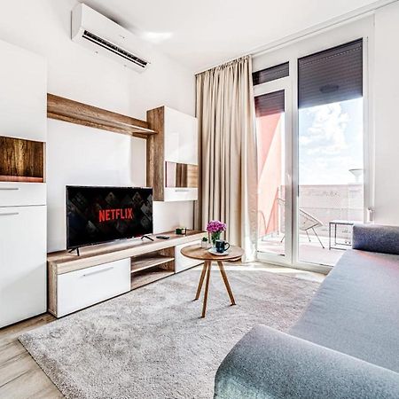 Ari Green Apartment Near Atrium Mall Αράντ Εξωτερικό φωτογραφία